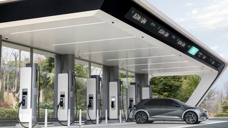 The Top 10 Electric Vehicle Charging Station Contractors in India